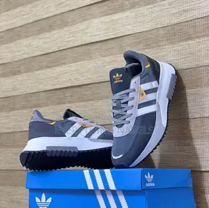 Adidas Unisex Sneakers