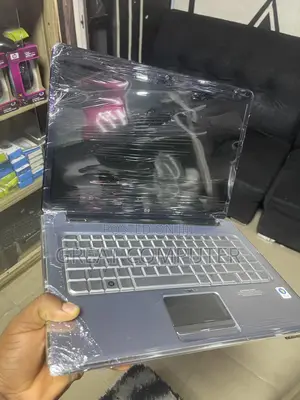 New Laptop HP Pavilion Dv5 4GB Intel Core 2 Quad SSD 128GB