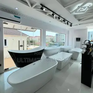 Acrylic Bathtub Available in Shapes and Different Colours