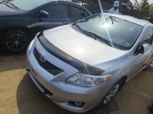 Toyota Corolla 2010 Silver