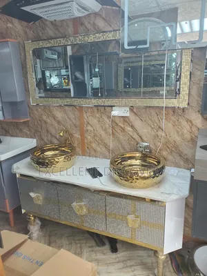 Rincle Gold Cabinet