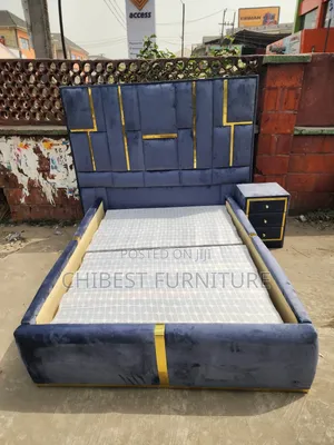4.5by6 Bed Frame With a Side Drawer