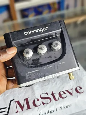 Behringer U-Phoria UM2 Audio Interface (Soundcard)