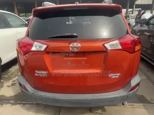 Toyota RAV4 2015 Orange