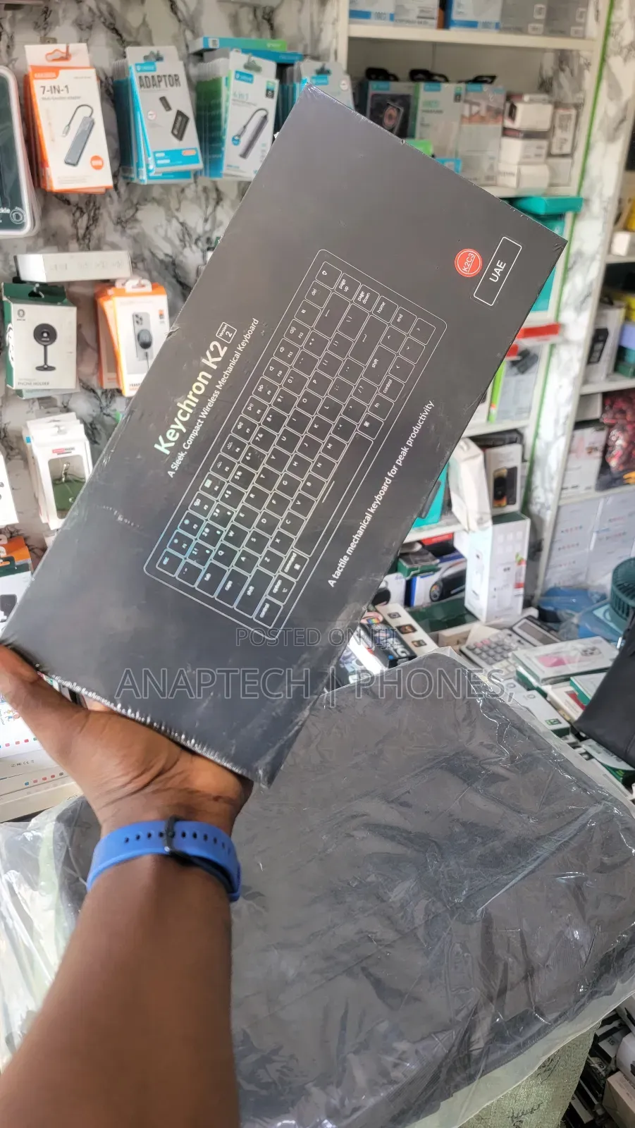 Keychain a Tactile Compact Wireless Mechanical Keyboard