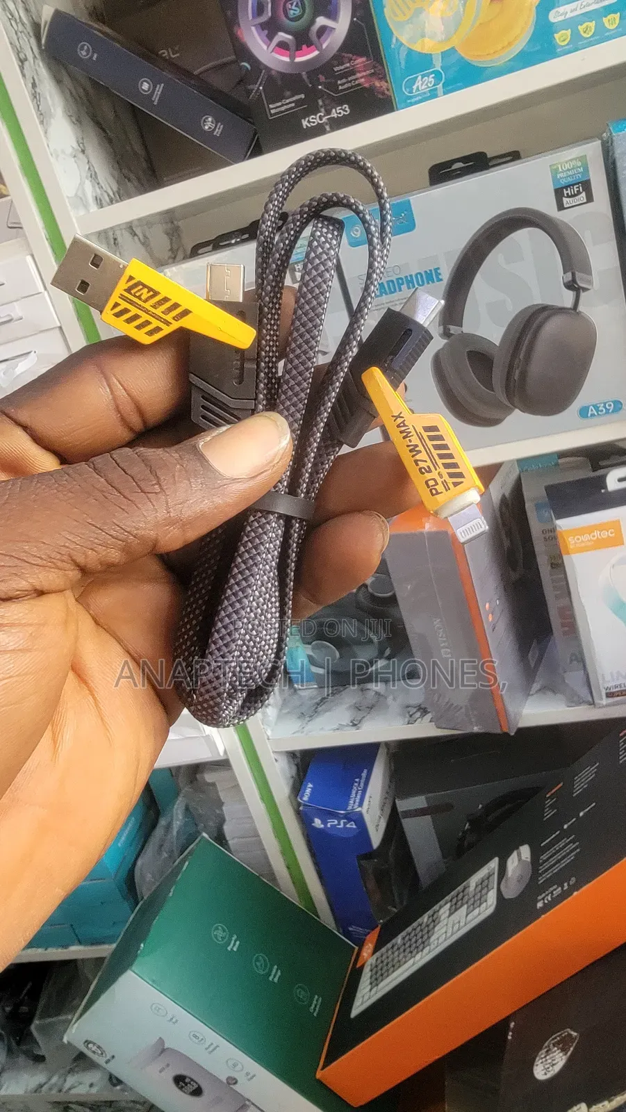 4in1 Cable It Can Work as Type a to iPhone Type to iPhone