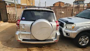 Toyota RAV4 2012 Silver