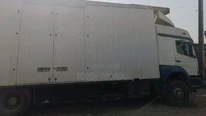 Good Trucks Available for Rent to Relocate House Properties
