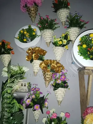 Mini Flower  With Vases
