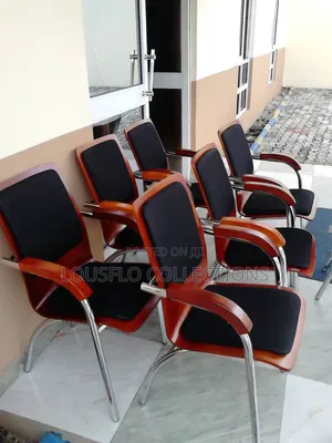 Your Quality Italian Office Chair With Leather and Wooden