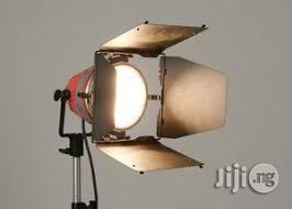 A Set of 800watt Red Head Continuous Studio Light