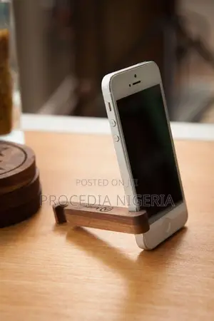 Wooden Keyholder/Phone Stand