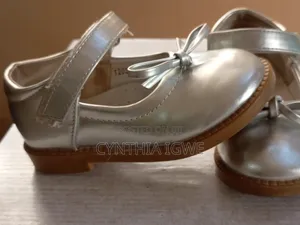 Girl's Shoe