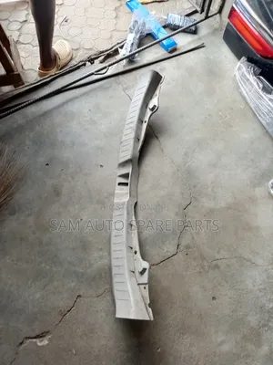Toyota Venza 2013 Model Booth Catcher Plastic Cover Down One