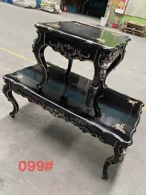 Royal Center Table With Stools