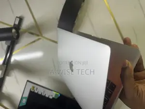 Laptop Apple MacBook Pro 2017 16GB Intel Core I5 SSD 256GB