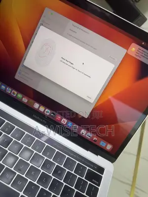 Laptop Apple MacBook Pro 2017 16GB Intel Core I5 SSD 256GB