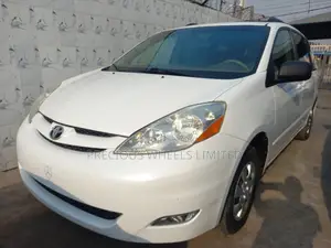 Toyota Sienna 2006 White
