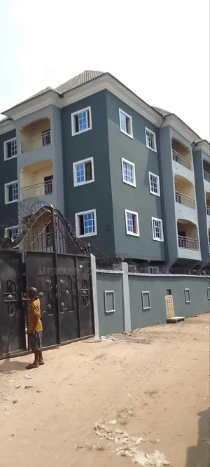3bdrm Block of Flats in Owerri for rent