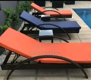 Poolside Bed for Hotels