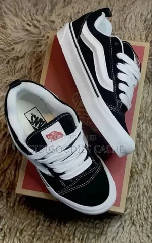 Vans Sneakers