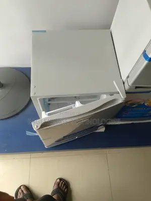 Super Quality 45L Polystar Bedside Refrigerator(Pv-Bs81sl)
