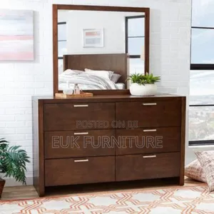 Chest of Drawers With Mirror