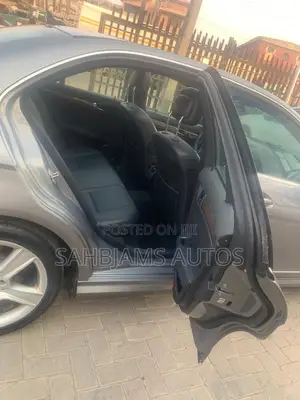 Mercedes-Benz C300 Luxury Sedan AWD (3.0L 6cyl 7A) 2009 Gray