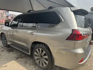 Lexus LX 570 AWD 2018 Gold