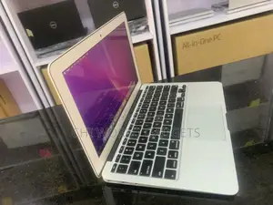 Laptop Apple MacBook Air 4GB Intel Core I5 SSD 128GB