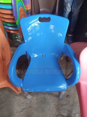 Beautiful Plastic Chair for Restaurant Use