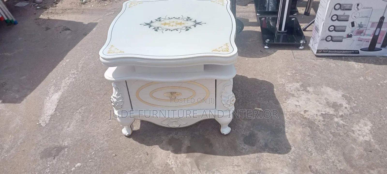 Potable Royal Side Table