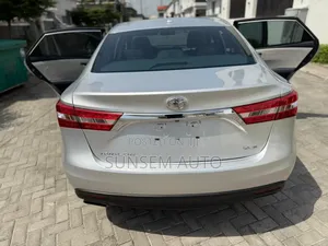 Toyota Avalon XLE Premium 4dr Sedan (3.5L 6cyl 6A) 2014 Silver