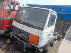 814 Mercedes-Benz Truck (Foreign Used)