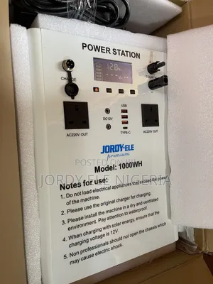 SOLAR GENERATOR 1000WH Solar Panel With Space External