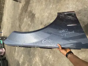 Right Fender Mercedes Benz C300 (W204)