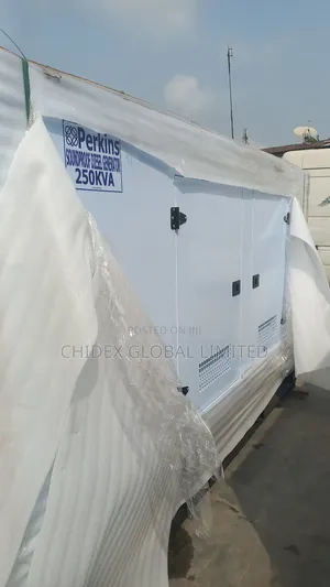 250kva Perkins Soundproof Diesel Generator 100% Copper Coil