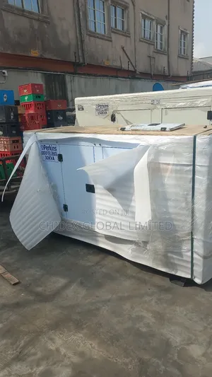 30KVA Perkins Soundproof Diesel Generator 100% Copper Coil