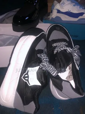 Sneakers Shoe