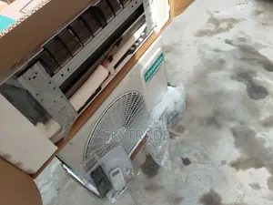 The Unique Inverter Spit AC (1.5hp) White.