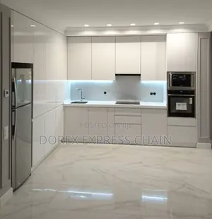 White Kitchen Interior: Luxury