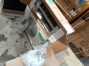 The Unique Hisense 1.5hp Inverter AC (Remote)