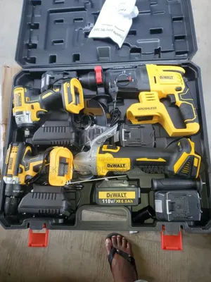 4 In. 1 Tools Box Dewalt