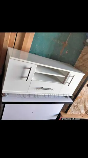 4 Feet Centre Table