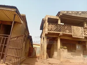 10bdrm House in Upstairs, Ilorin West for sale