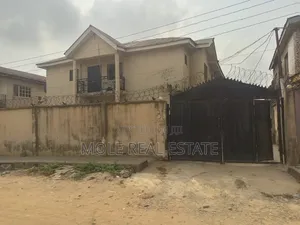 3bdrm Block of Flats in Estate, Ikotun/Igando for sale