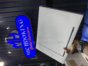 New Laptop Apple MacBook Air 2023 M2 24GB Apple M2 SSD 1T