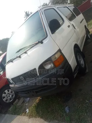 Toyota HiAce 2005 White