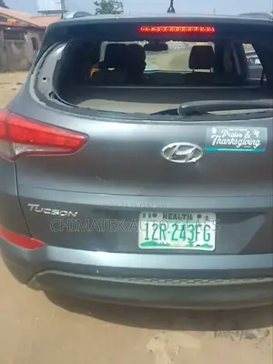 Hyundai Tucson 2017 Backwindscreen Glass Available,We Fix