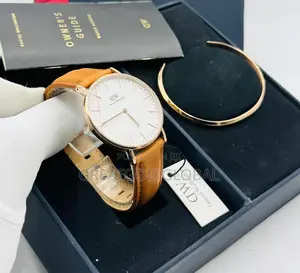 Daniel Wellington Branded Bracelet Wristwatch Set